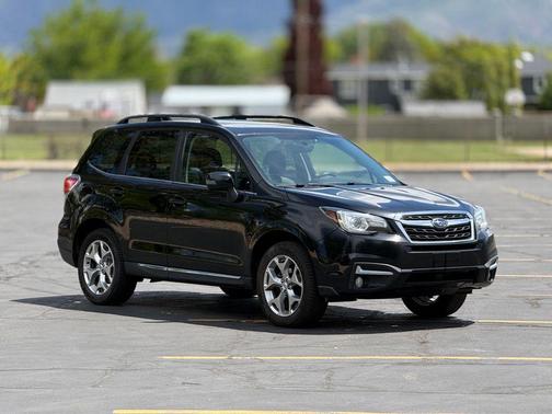 Crystal Black Silica 2018 Subaru Forester 2.5i Touring