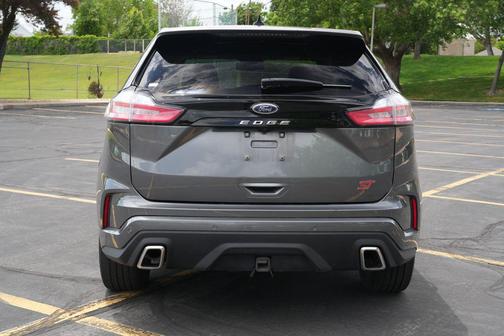 Carbonized Gray Metallic 2022 Ford Edge ST