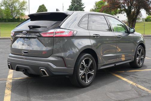 Carbonized Gray Metallic 2022 Ford Edge ST