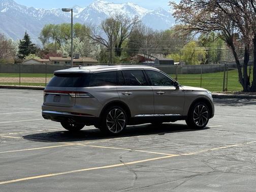 Iced Mocha Metallic Premium Colorant 2020 Lincoln Aviator Reserve AWD