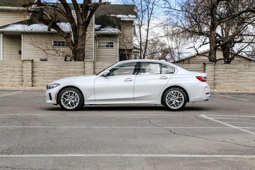 2026 BMW 330 xDrive NA