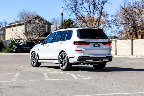 2026 BMW X7 M60i