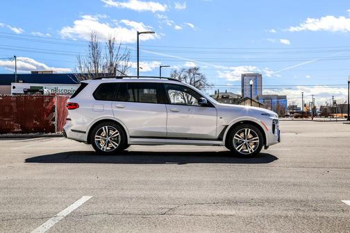 2026 BMW X7 M60i