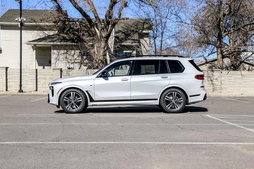 2026 BMW X7 M60i