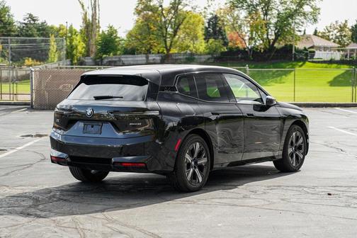 2025 BMW iX xDrive50