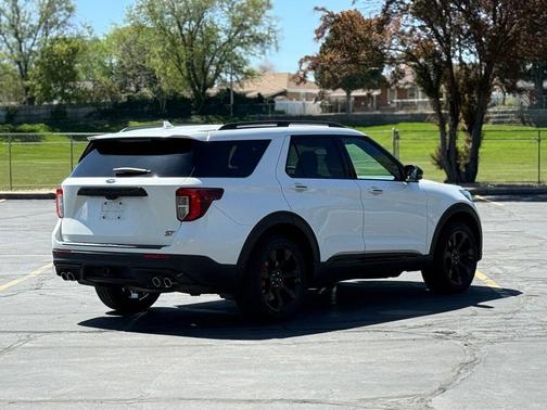 Star White Metallic Tri-Coat 2023 Ford Explorer ST