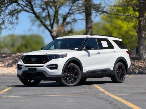 Star White Metallic Tri-Coat 2023 Ford Explorer ST