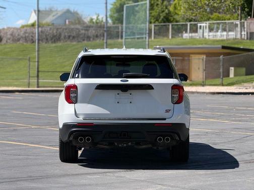 Star White Metallic Tri-Coat 2023 Ford Explorer ST
