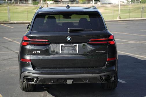 Black Sapphire Metallic 2026 BMW X5 xDrive40i