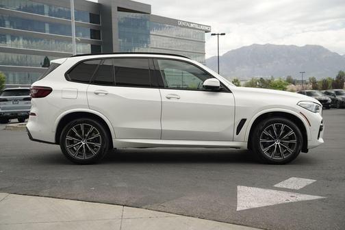 Alpine White 2021 BMW X5 M50i