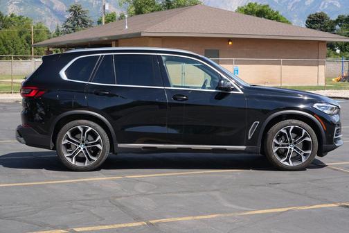 Jet Black 2023 BMW X5 xDrive40i