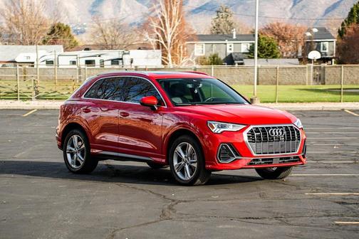 2024 Audi Q3 45 S line Premium Plus