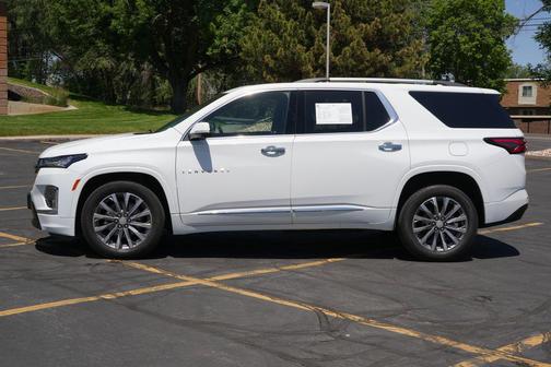 Summit White 2023 Chevrolet Traverse Premier