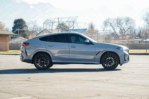 2025 BMW X6 xDrive40i