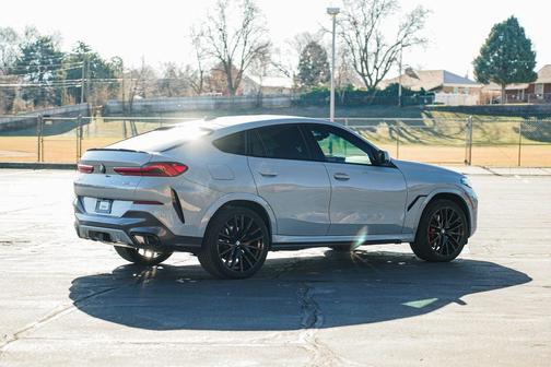 2025 BMW X6 xDrive40i