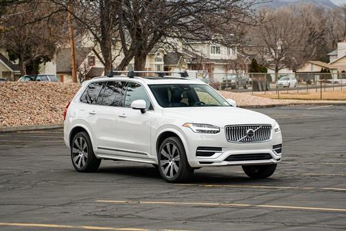 2024 Volvo XC90 Recharge Plug-In Hybrid T8 Ultimate Bright Theme 7-Seater