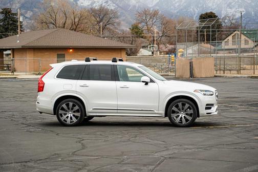 2024 Volvo XC90 Recharge Plug-In Hybrid T8 Ultimate Bright Theme 7-Seater