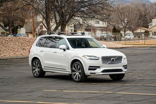 2024 Volvo XC90 Recharge Plug-In Hybrid T8 Ultimate Bright Theme 7-Seater