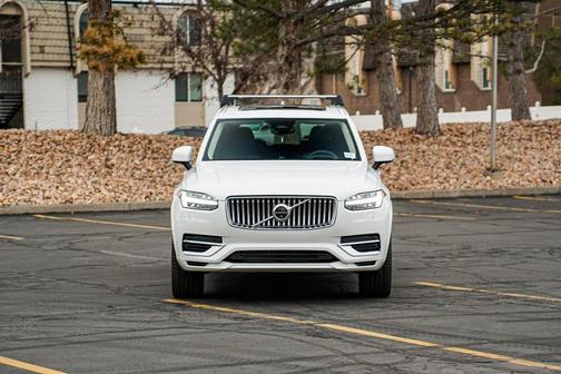 2024 Volvo XC90 Recharge Plug-In Hybrid T8 Ultimate Bright Theme 7-Seater