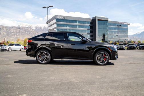 Black Sapphire Metallic 2026 BMW X2 xDrive28i