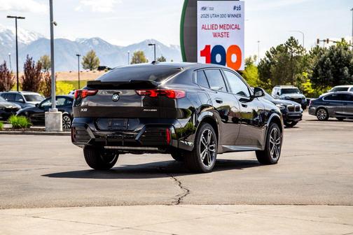 Black Sapphire Metallic 2026 BMW X2 xDrive28i