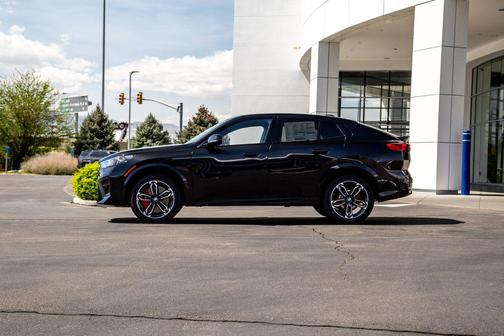 Black Sapphire Metallic 2026 BMW X2 xDrive28i