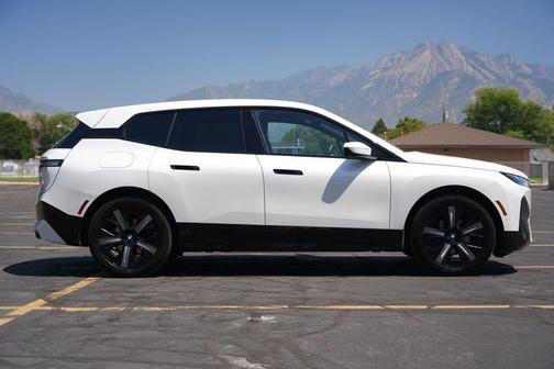 White Metallic 2024 BMW iX xDrive50