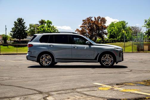 Brooklyn Grey Metallic 2024 BMW X7 xDrive40i
