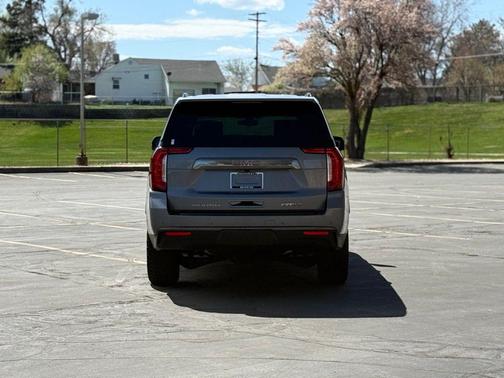 2021 GMC Yukon XL 4WD AT4