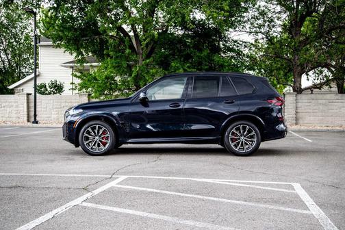 Carbon Black 2026 BMW X5 xDrive40i
