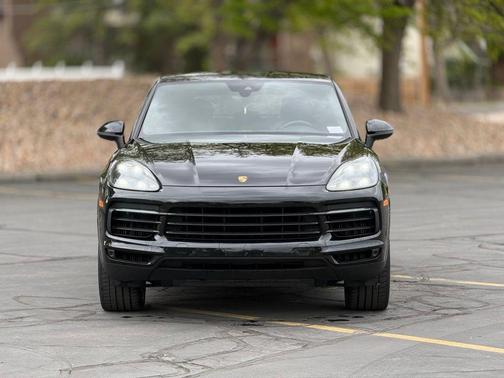 Black 2020 Porsche Cayenne Cayenne