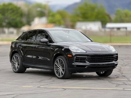 Black 2020 Porsche Cayenne Cayenne