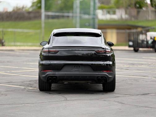 Black 2020 Porsche Cayenne Cayenne