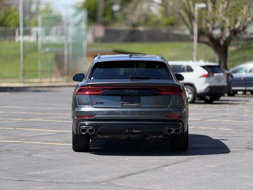Daytona Gray Pearl Effect 2023 Audi SQ8 4.0T Prestige