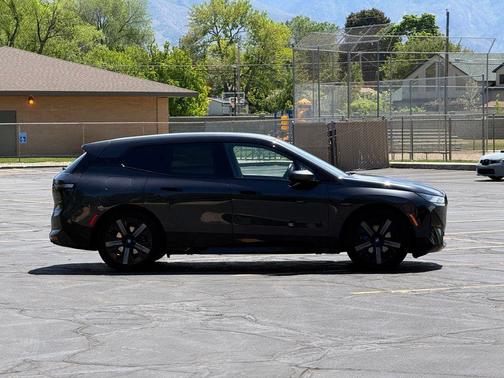 Dark Graphite Metallic 2025 BMW iX xDrive50