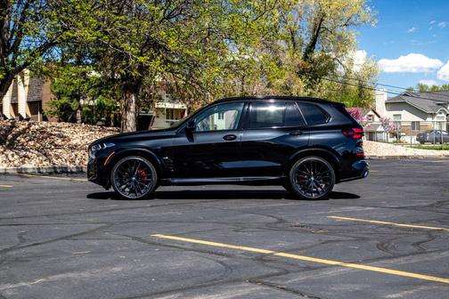 Black Sapphire Metallic 2026 BMW X5 xDrive40i