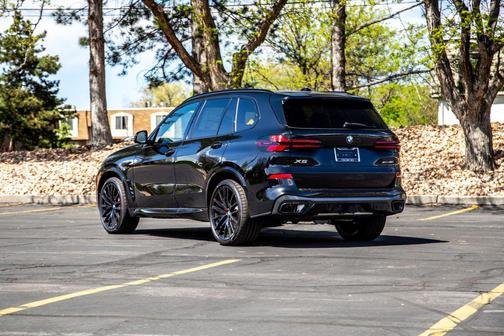 Black Sapphire Metallic 2026 BMW X5 xDrive40i