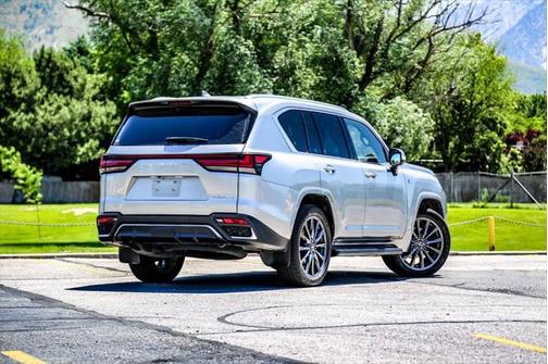 2022 Lexus LX 600 Base