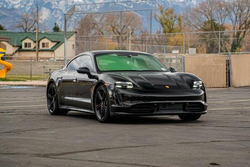 2023 Porsche Taycan Turbo