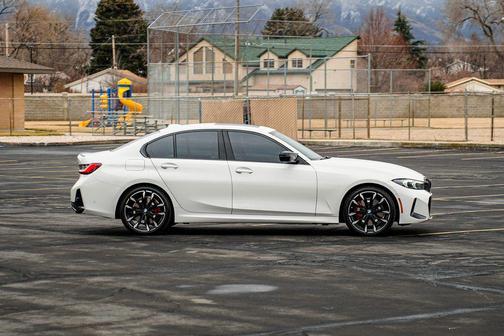 2025 BMW M340 xDrive