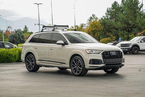 2020 Audi Q7 55 Premium Plus