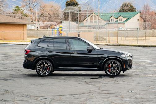 2023 BMW X3 M40i