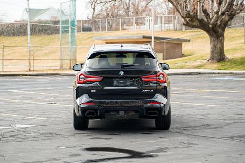 2023 BMW X3 M40i