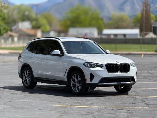 Mineral White Metallic 2024 BMW X3 xDrive30i