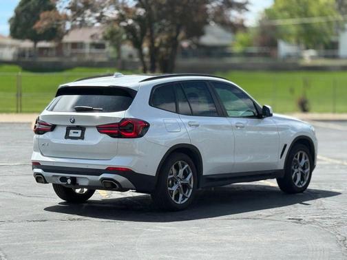 Mineral White Metallic 2024 BMW X3 xDrive30i