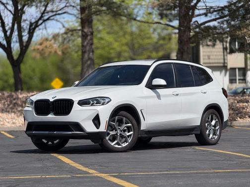 Mineral White Metallic 2024 BMW X3 xDrive30i