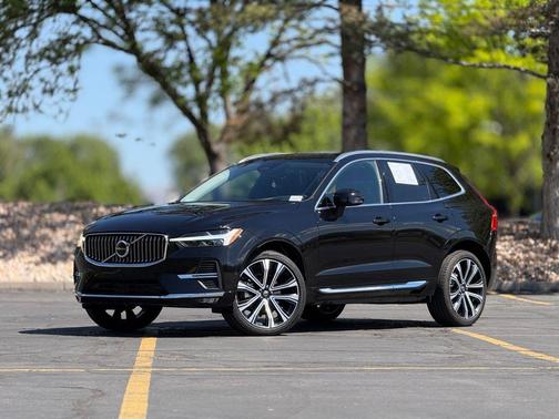 Onyx Black Metallic 2023 Volvo XC60 B5 Ultimate Bright Theme