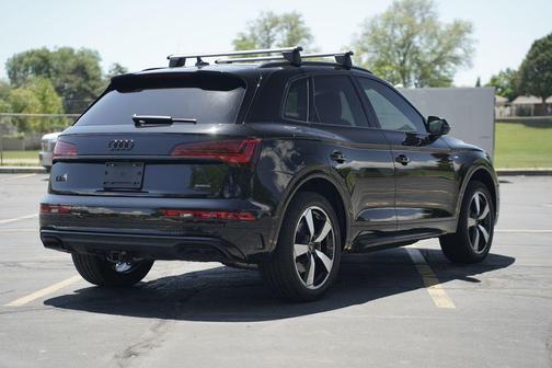 Mythos Black Metallic 2023 Audi Q5 45 S line Prestige