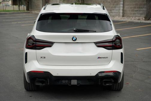 Mineral White Metallic 2023 BMW X3 M40i