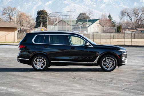 2023 BMW X7 xDrive40i